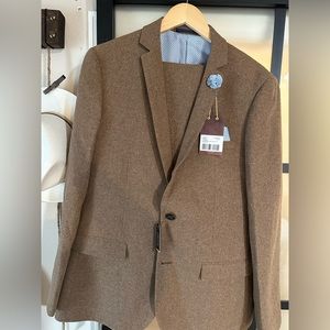 Men’s wool blend suit